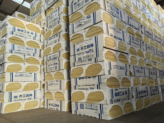 巖棉板現(xiàn)貨供應