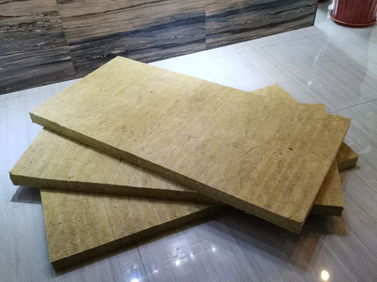 巖棉板現(xiàn)貨供應
